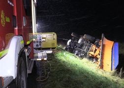 Winterdienst Bei Kahla Verunglueckt 090119 005